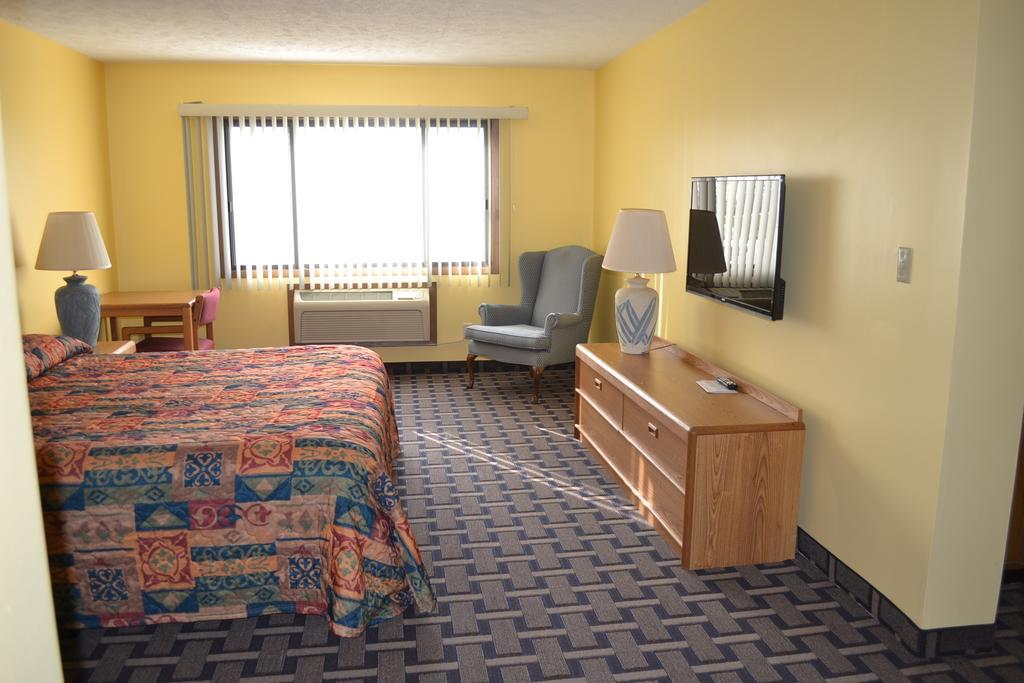 Sky Lodge Inn&Suites - Delavan Eksteriør bilde