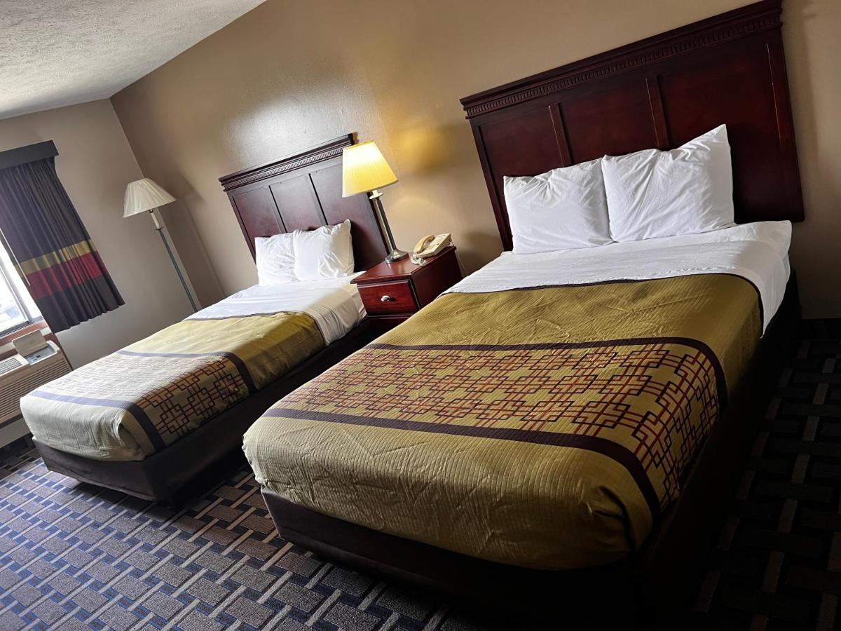 Sky Lodge Inn&Suites - Delavan Eksteriør bilde