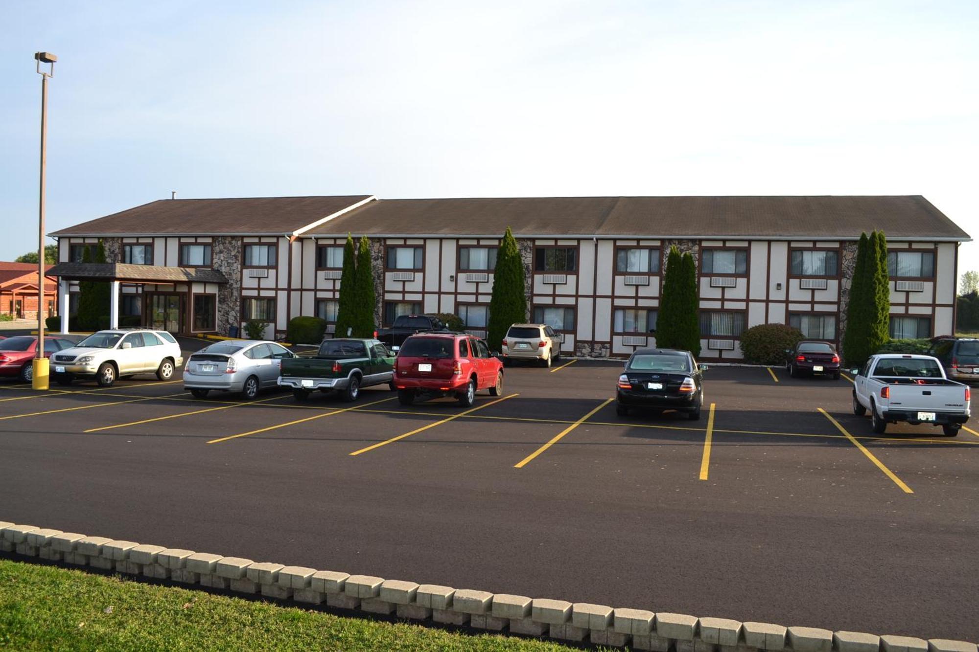 Sky Lodge Inn&Suites - Delavan Eksteriør bilde