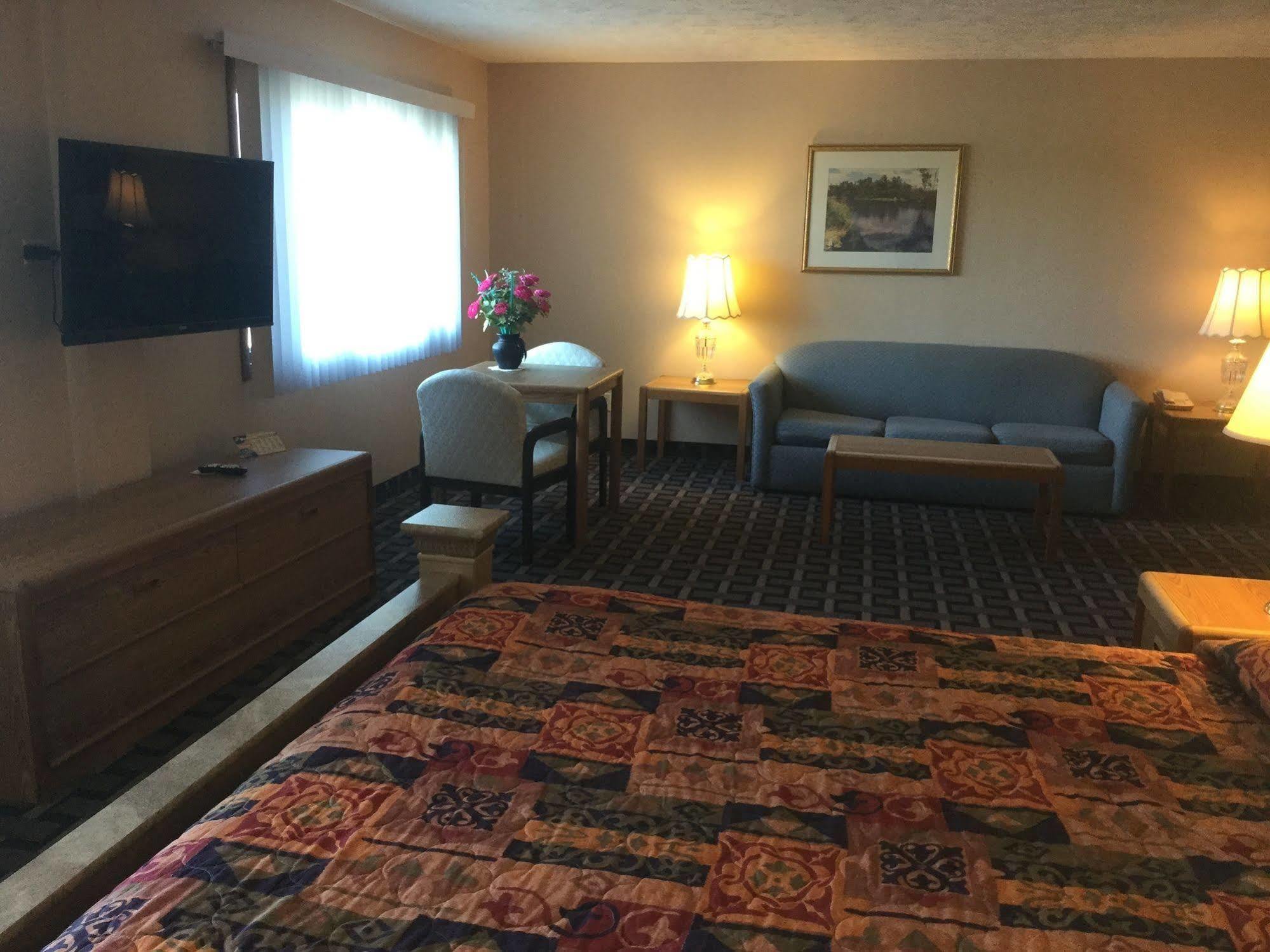 Sky Lodge Inn&Suites - Delavan Eksteriør bilde