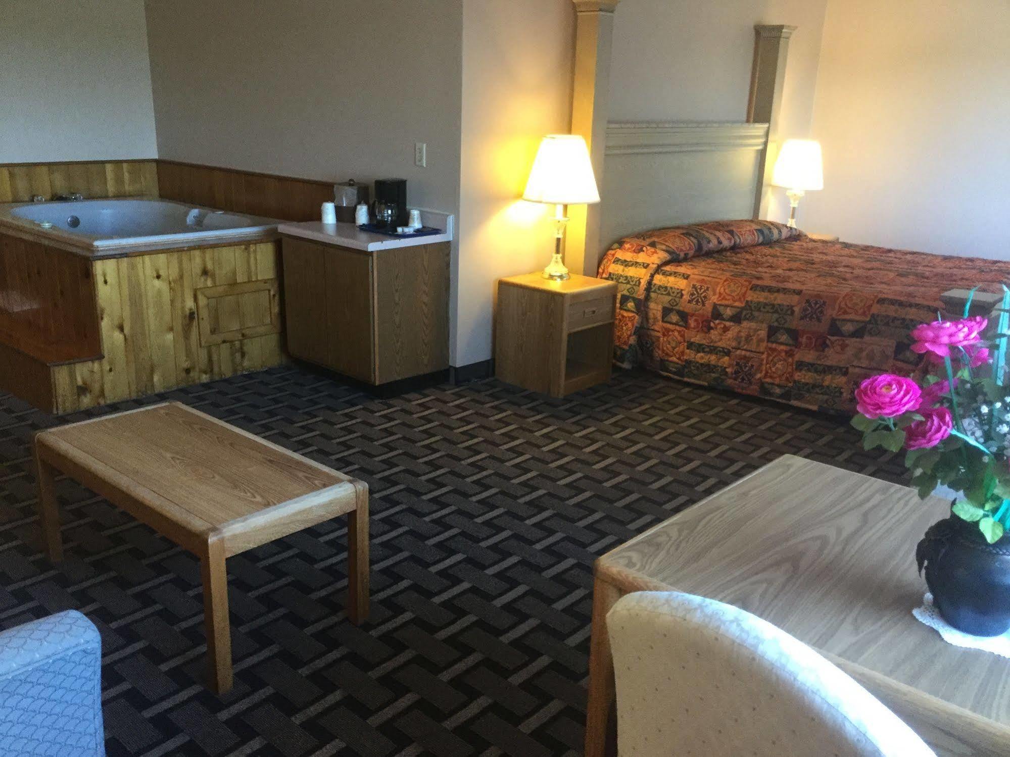 Sky Lodge Inn&Suites - Delavan Eksteriør bilde