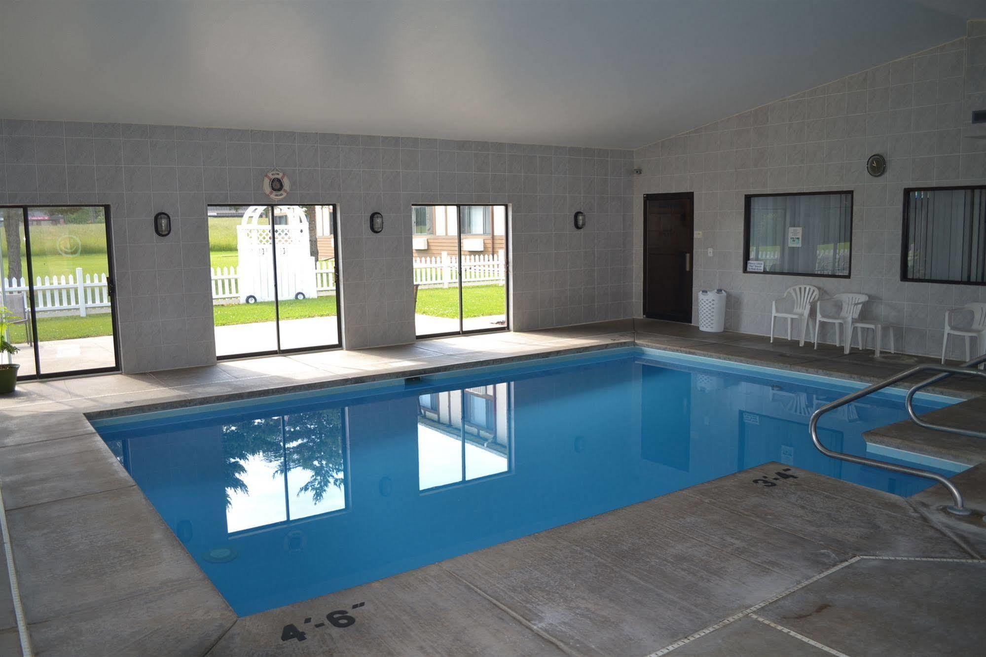 Sky Lodge Inn&Suites - Delavan Eksteriør bilde