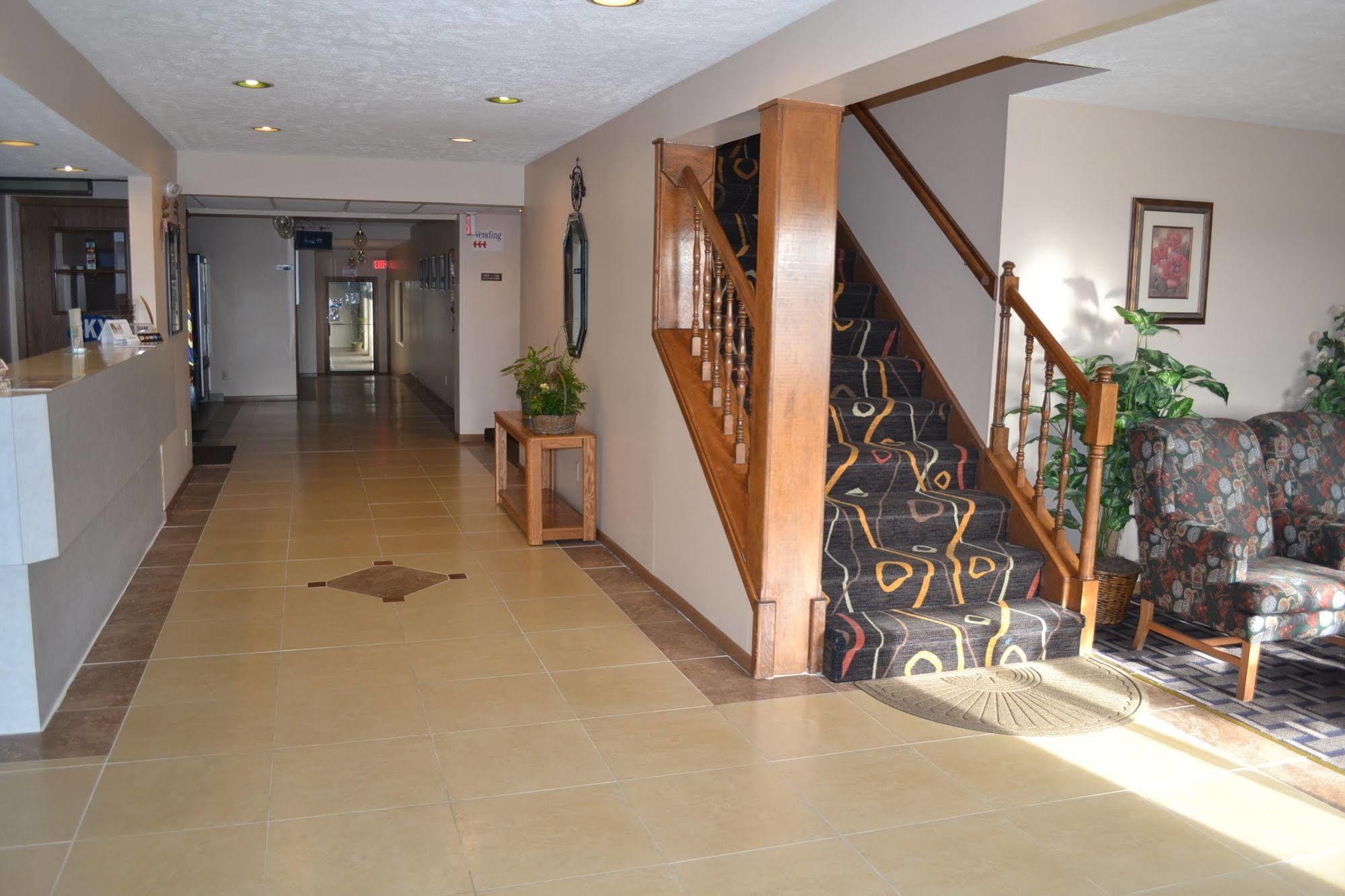 Sky Lodge Inn&Suites - Delavan Eksteriør bilde