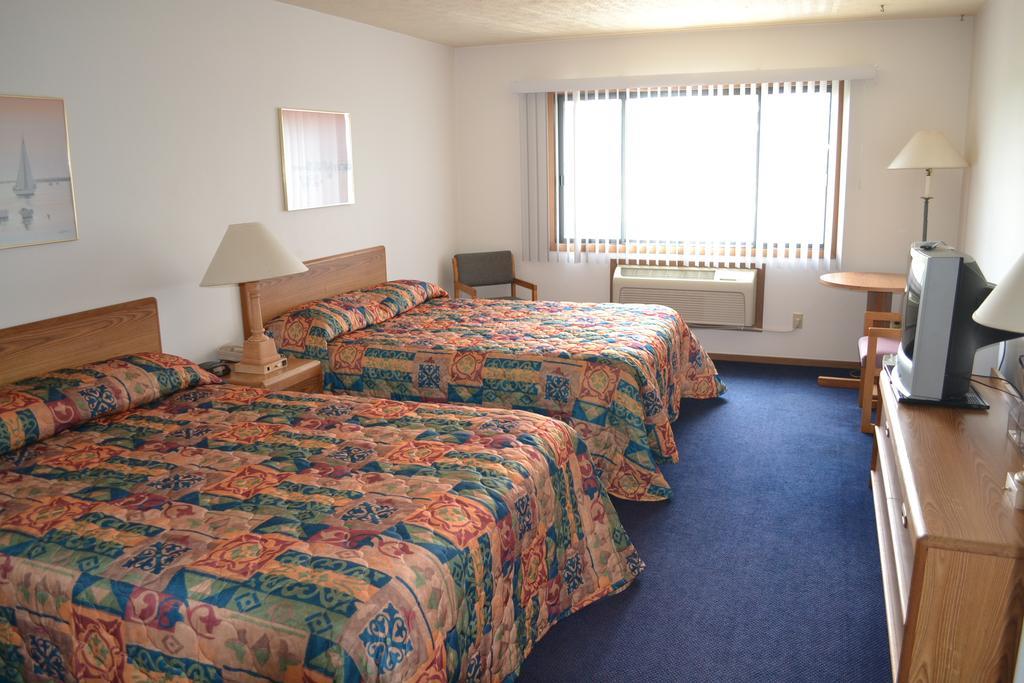 Sky Lodge Inn&Suites - Delavan Eksteriør bilde